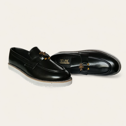 Men's formal shoes shiny leather with Gucci buckle